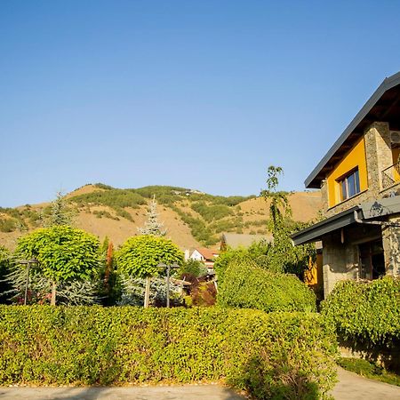Casa Gace Hotel Korça Exteriör bild