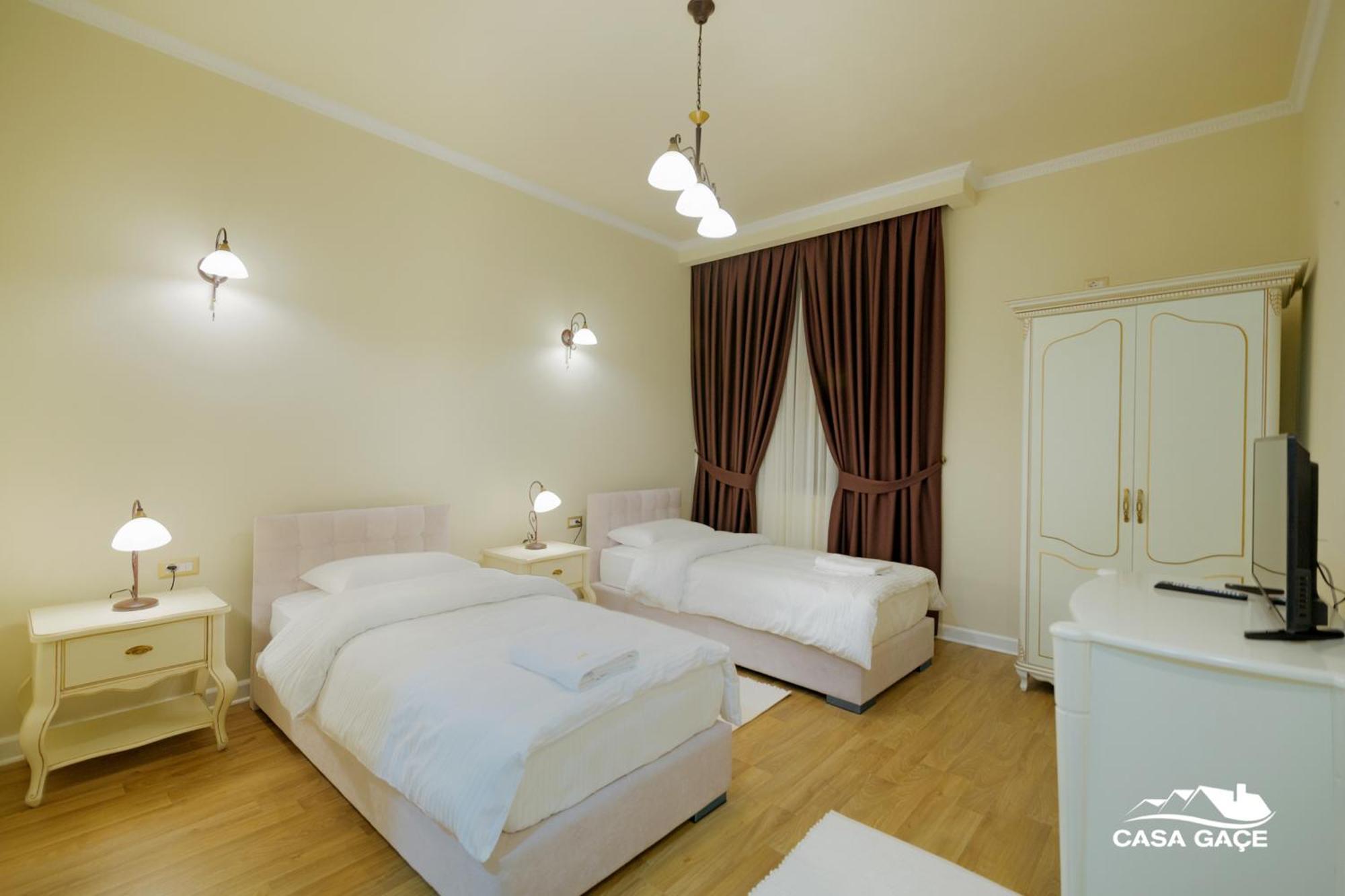 Casa Gace Hotel Korça Exteriör bild