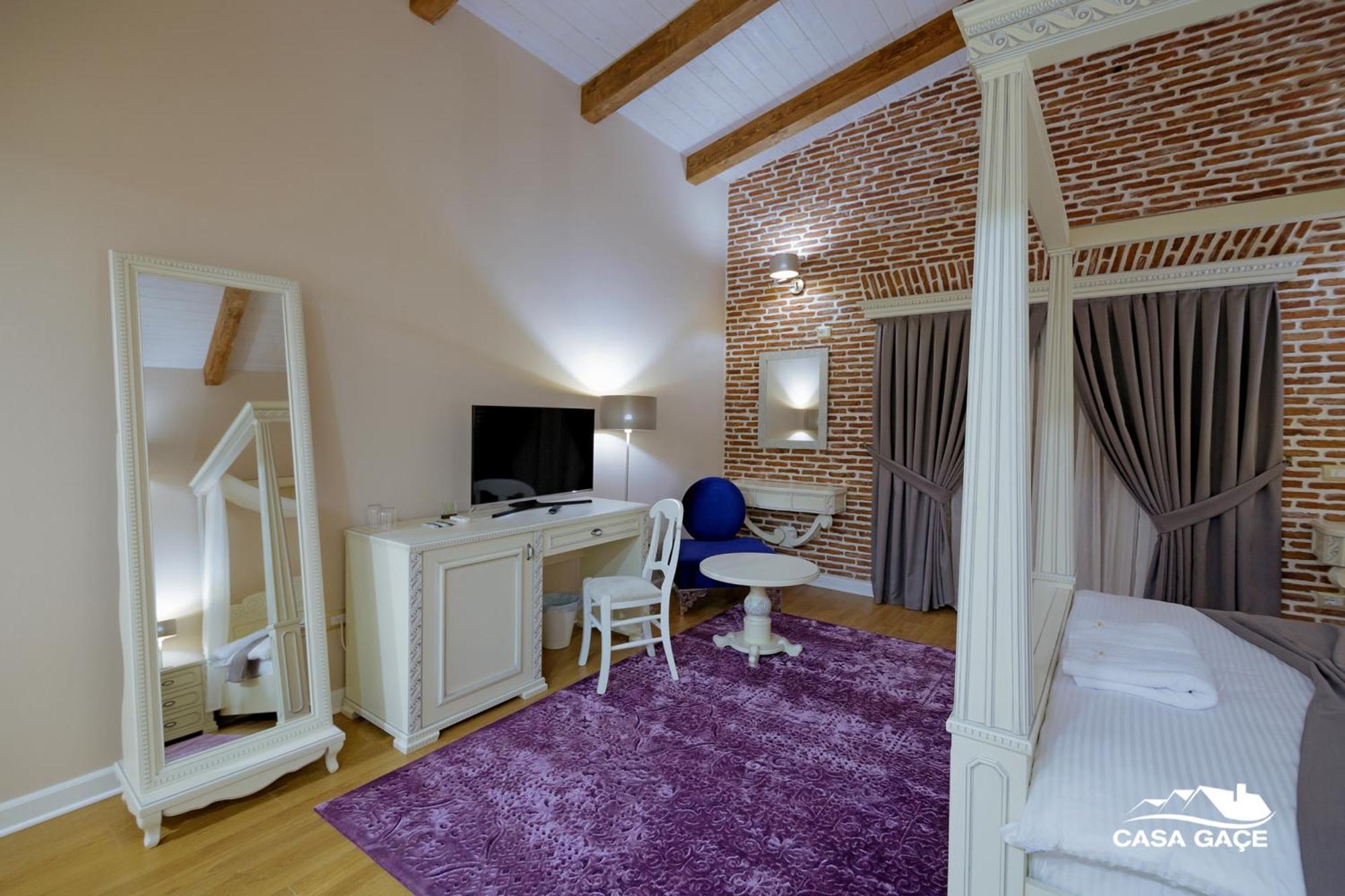 Casa Gace Hotel Korça Exteriör bild