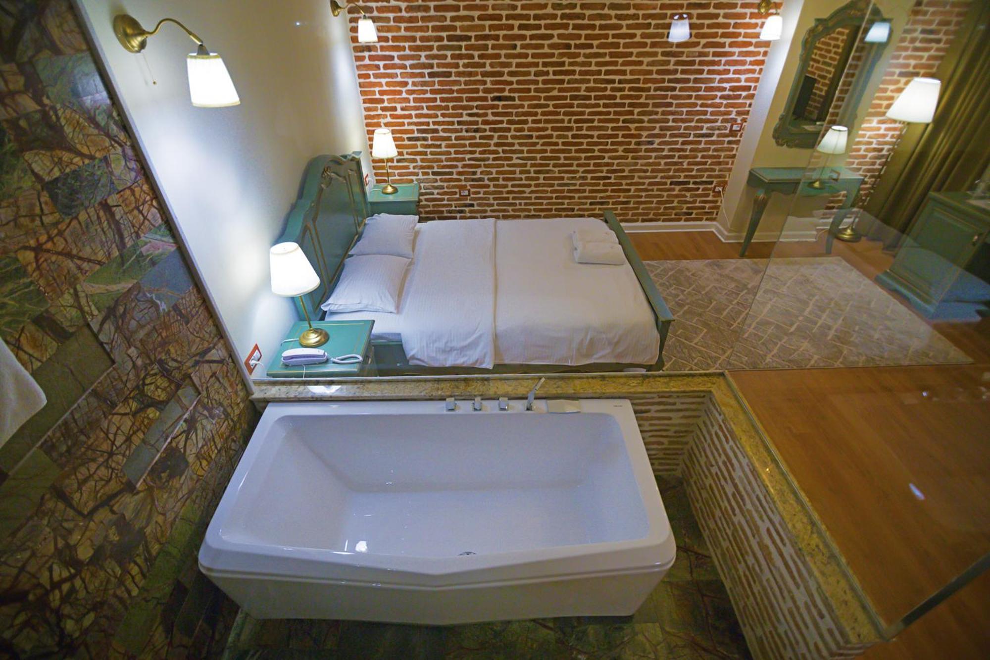 Casa Gace Hotel Korça Exteriör bild