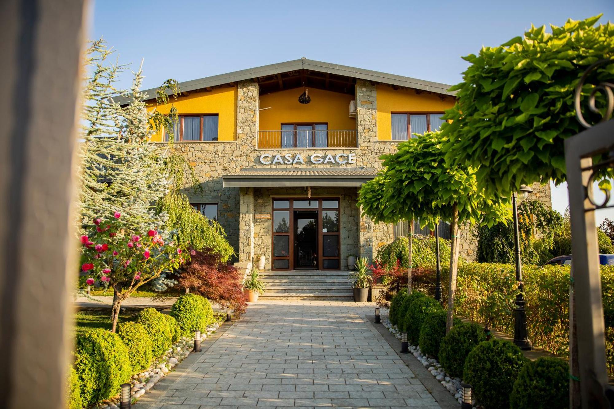 Casa Gace Hotel Korça Exteriör bild