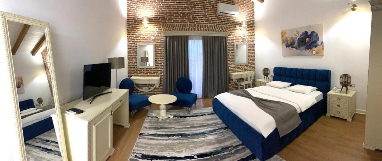 Casa Gace Hotel Korça Exteriör bild