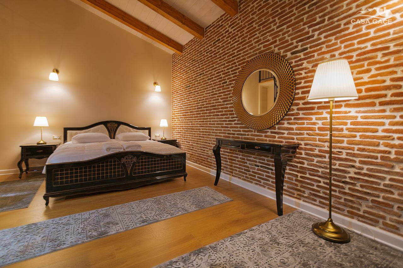 Casa Gace Hotel Korça Exteriör bild