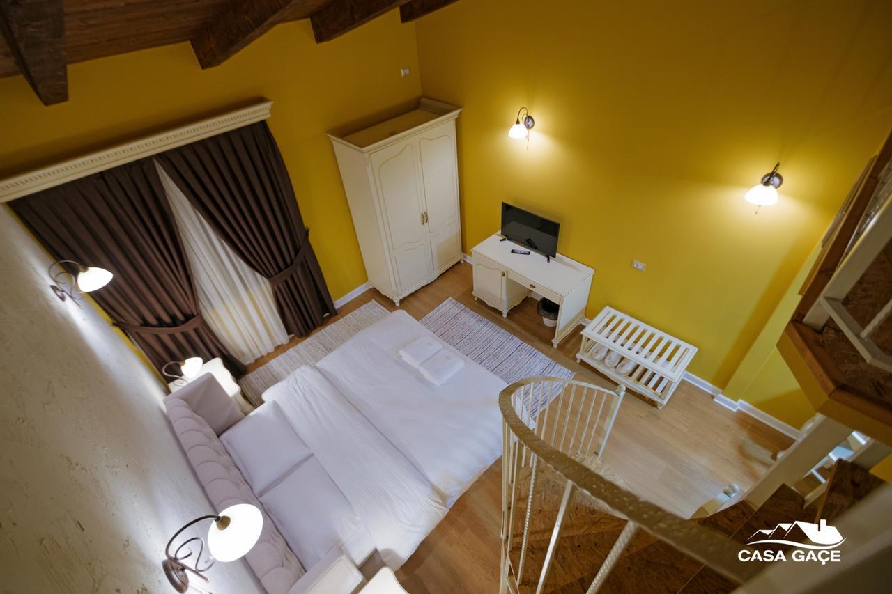 Casa Gace Hotel Korça Exteriör bild