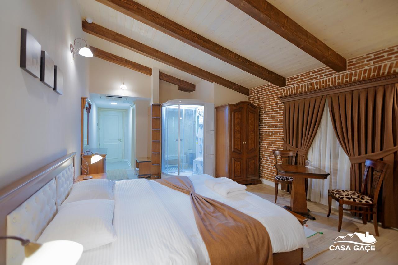 Casa Gace Hotel Korça Exteriör bild