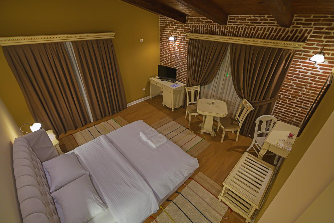 Casa Gace Hotel Korça Exteriör bild